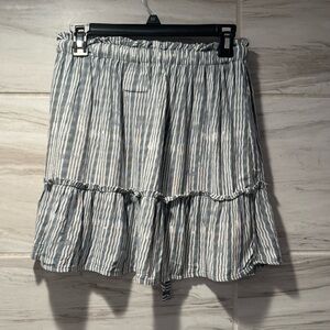 Women’s North Shore Grey And  White Mini Ruffled Striped Skirt Size Medium